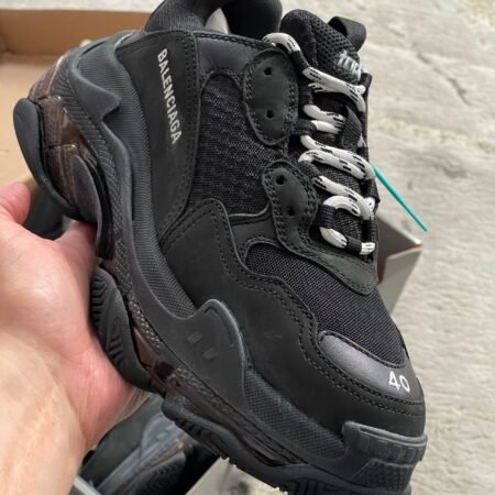 Balenciaga 3s