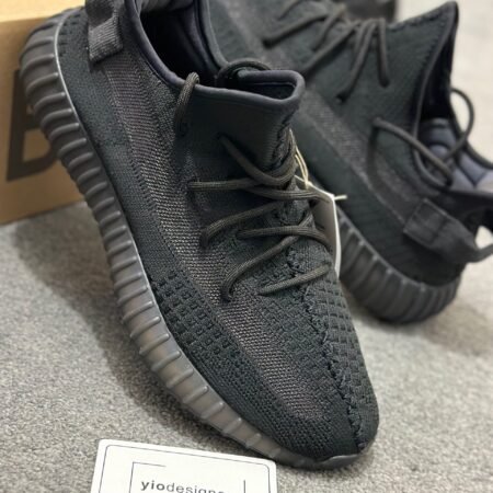 Yeezy 350 black