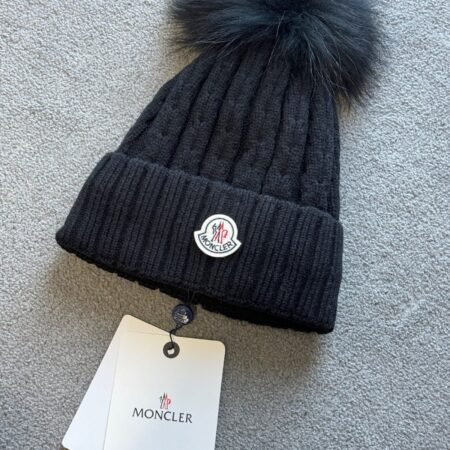 Moncler hat
