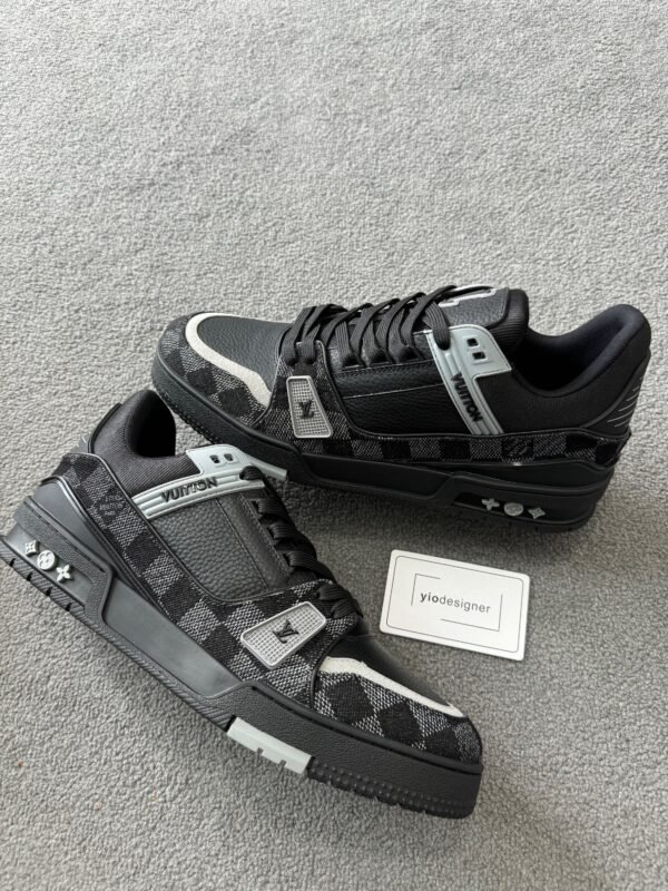 Lv sneaker
