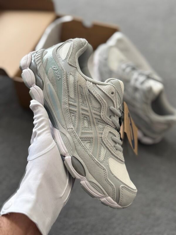 Oasics sneaker