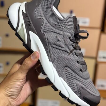Lv sneaker grey