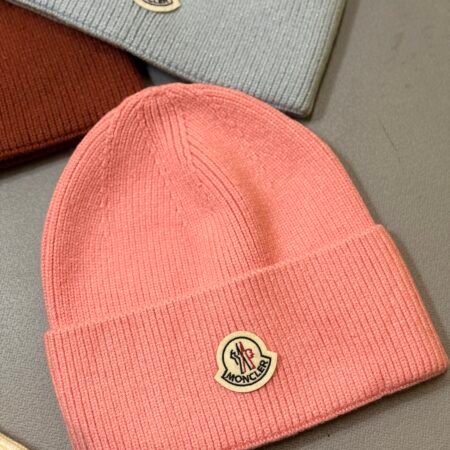 Moncler hat